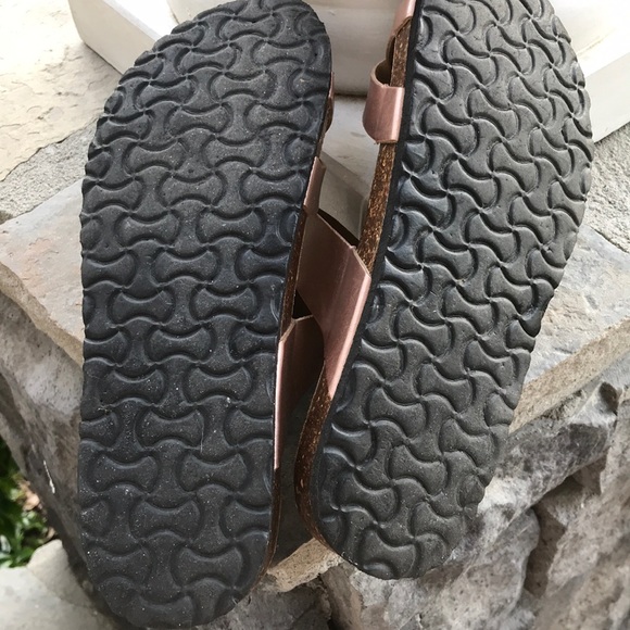 🎉HP🎉Rose Gold Sandals - Picture 4 of 7